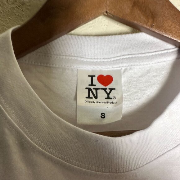 NWT NYC "I Love NY" Souvenir Graphic T Shirt Woman S White Tourist Classic Y2K - Picture 4 of 11